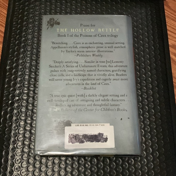 THE POISONS OF CAUX BOOK TWO THE TASTERS GUILD HARDCOVER BOOK 📚 - Picture 3 of 4